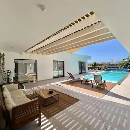 Maison Au Pied Du Calderon Hondo Villa *