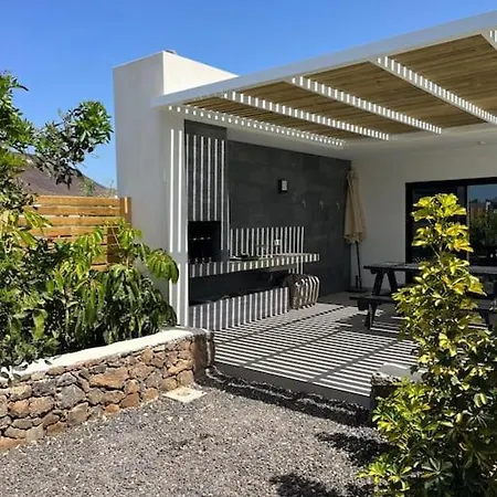 Maison Au Pied Du Calderon Hondo Villa *